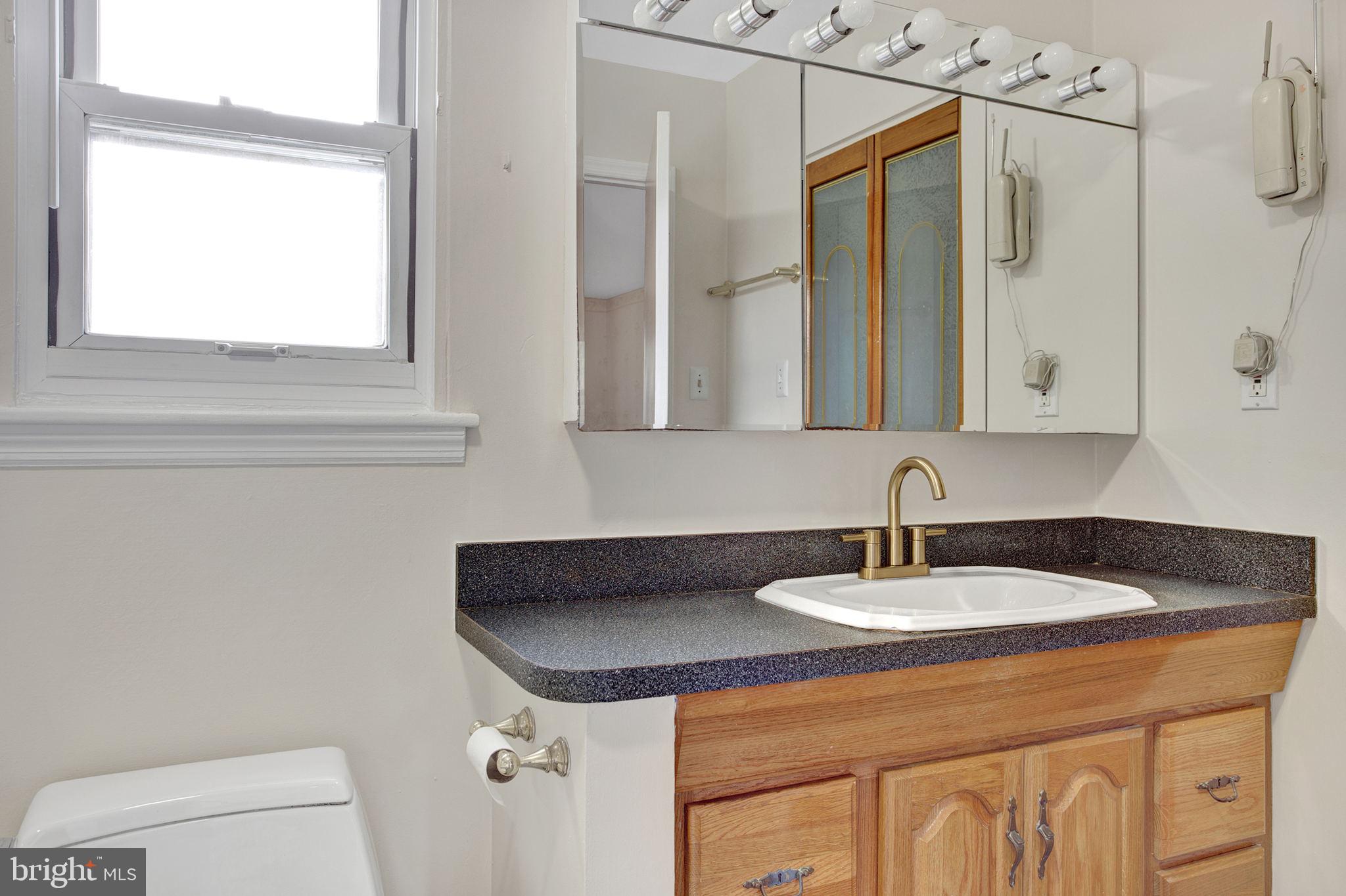 100 Hooton Road Mount Laurel, NJ 08054 - Photo 18 of 25 Primary Bath