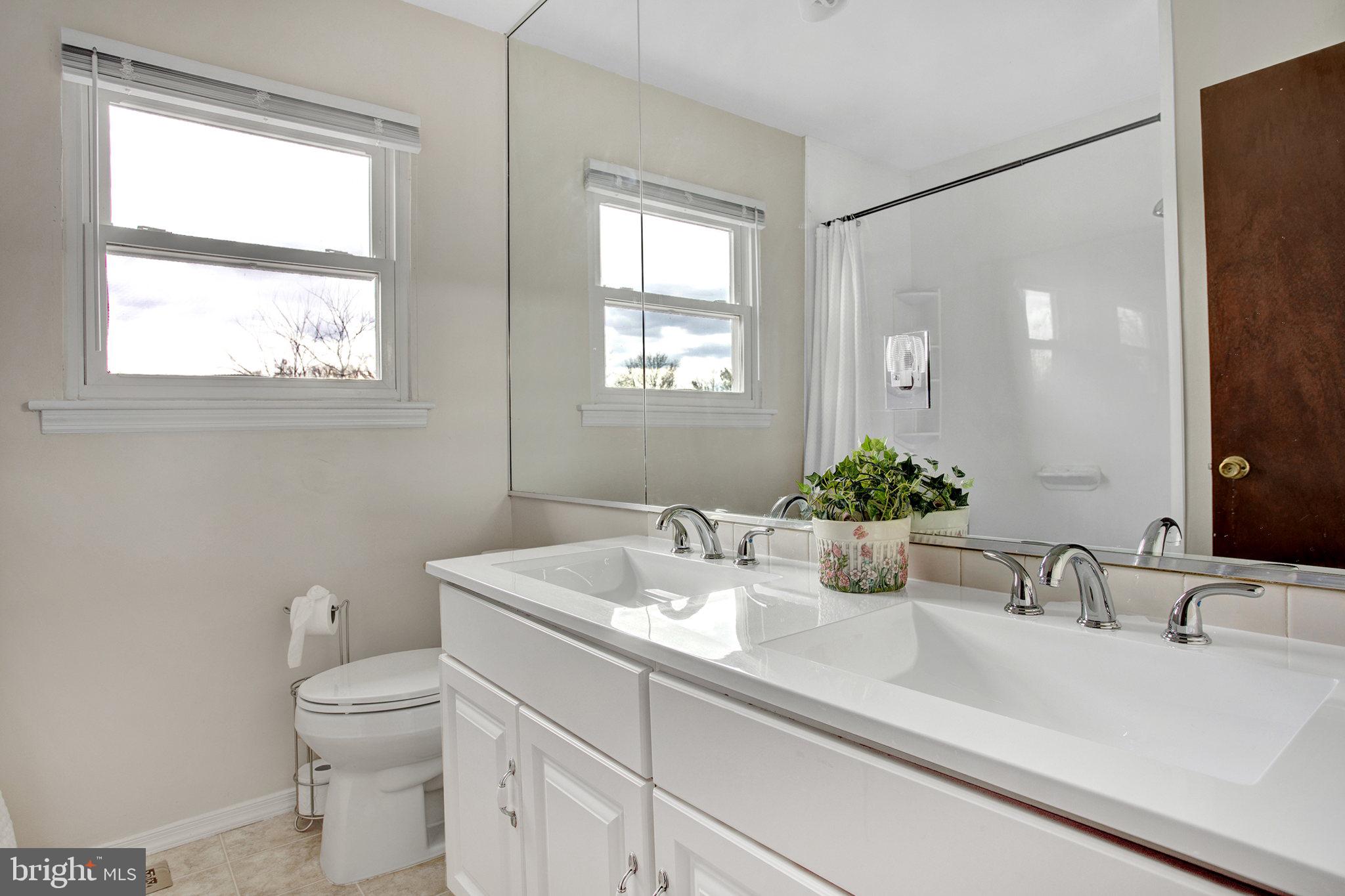 100 Hooton Road Mount Laurel, NJ 08054 - Photo 20 of 25 Bath