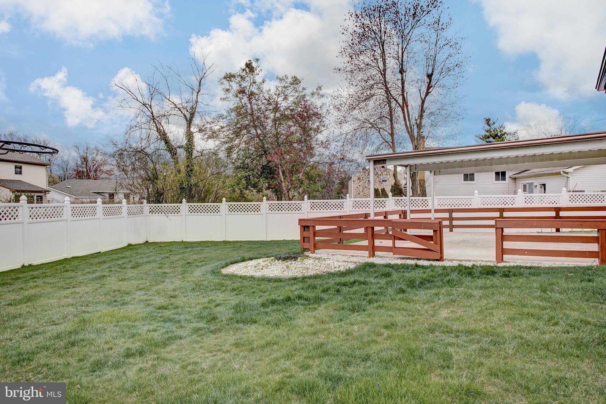 100 Hooton Road Mount Laurel, NJ 08054 - Photo 4 of 25 Backyard