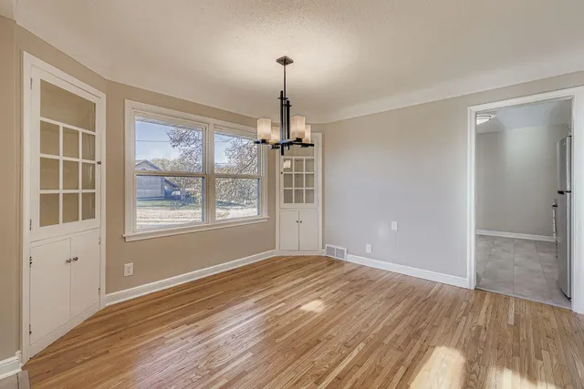 $270,000 | 2293 7th Avenue East, North St. Paul, MN 55109