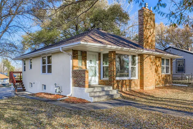 $270,000 | 2293 7th Avenue East, North St. Paul, MN 55109