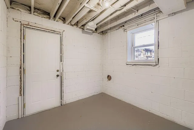 $270,000 | 2293 7th Avenue East, North St. Paul, MN 55109