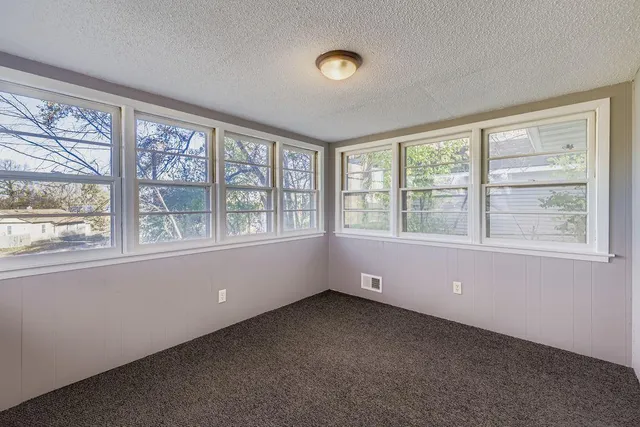 $270,000 | 2293 7th Avenue East, North St. Paul, MN 55109