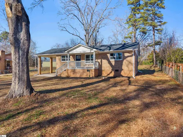 $190,000 | 805 East Florida Street, Clinton, SC 29325