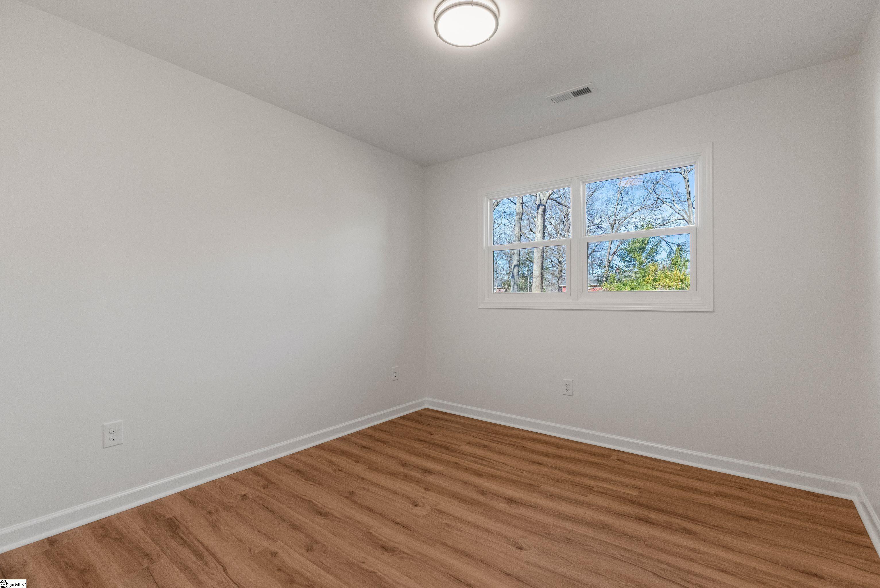 805 East Florida Street Clinton, SC 29325 - Photo 14 of 42