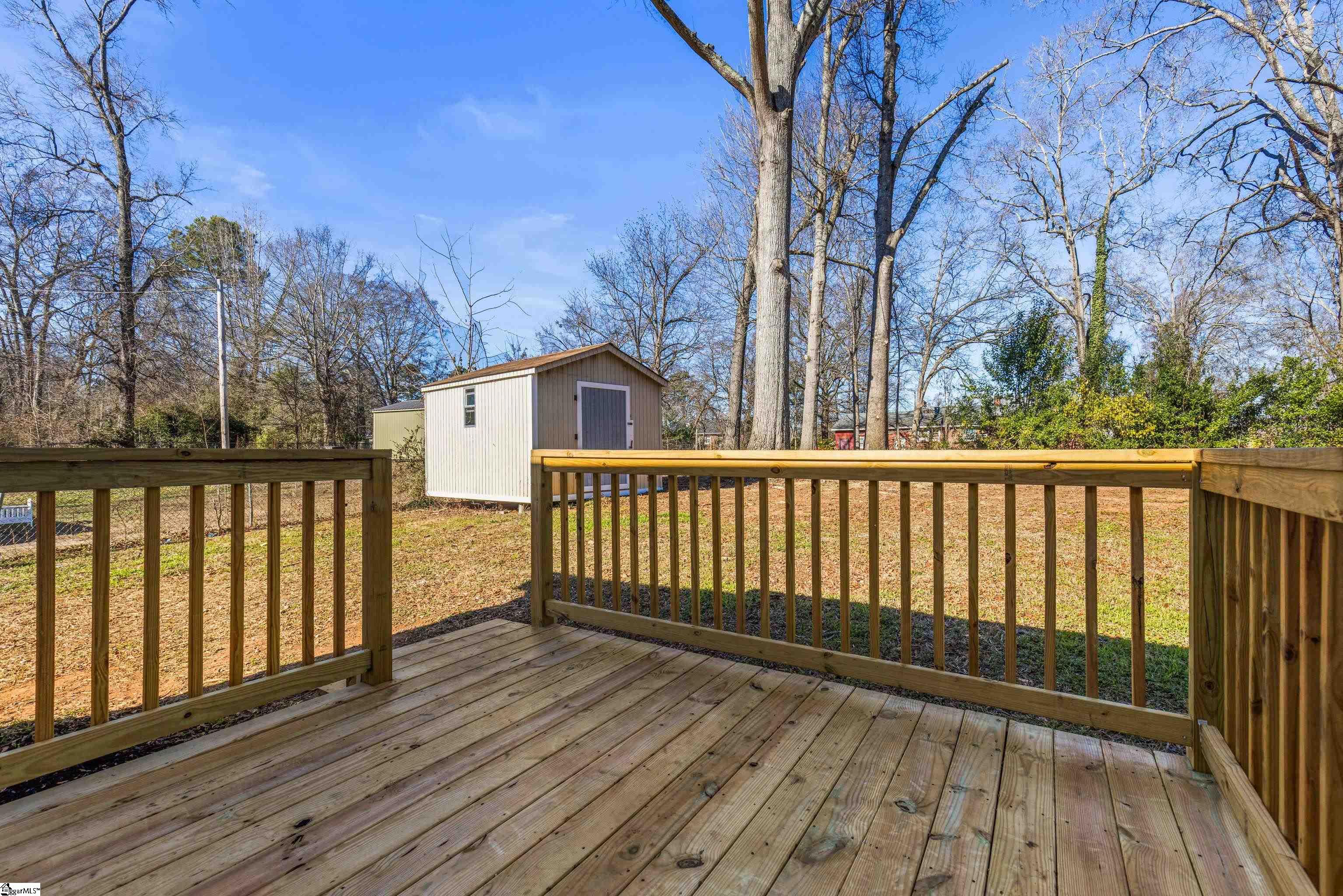 805 East Florida Street Clinton, SC 29325 - Photo 14 of 42