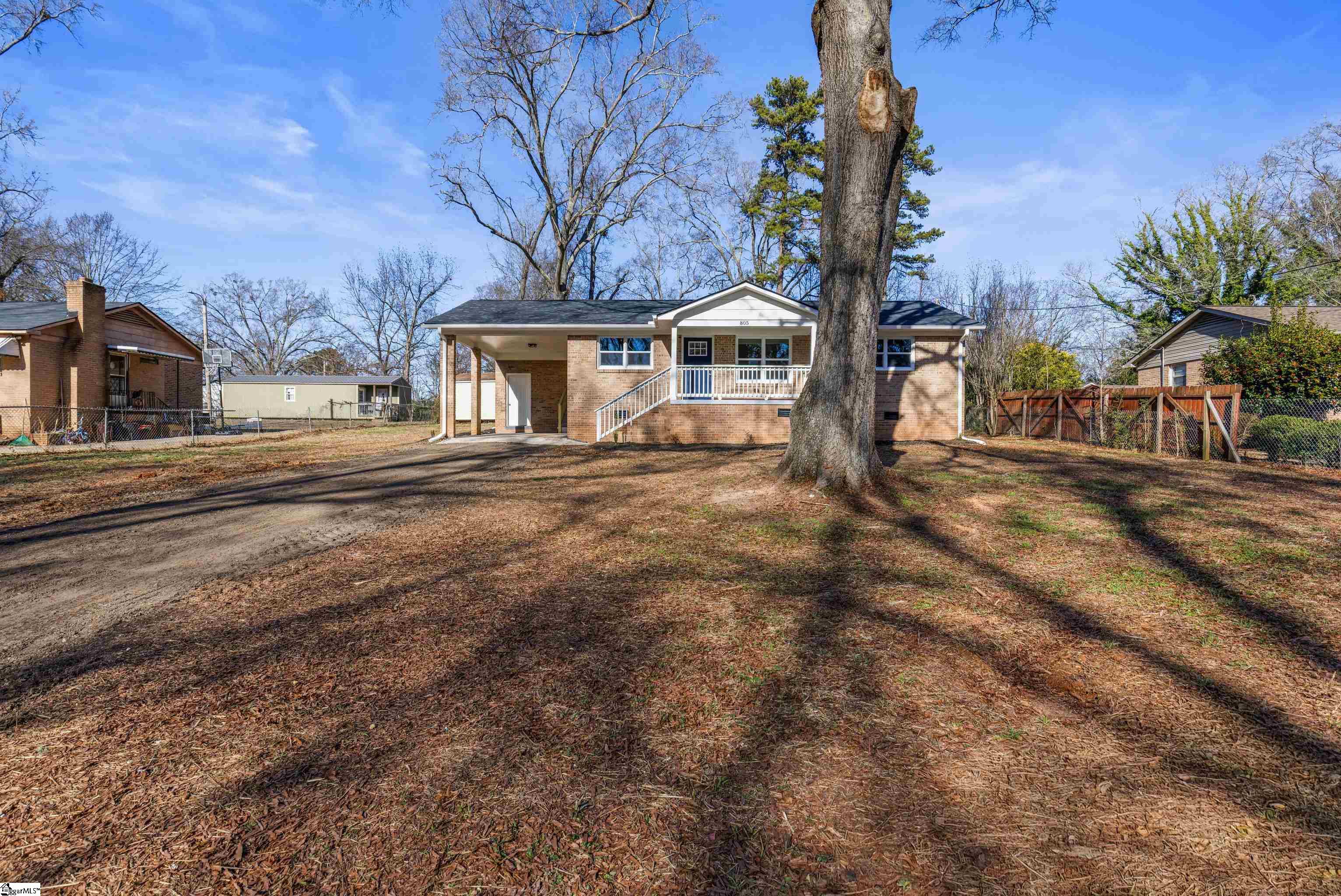 805 East Florida Street Clinton, SC 29325 - Photo 18 of 42