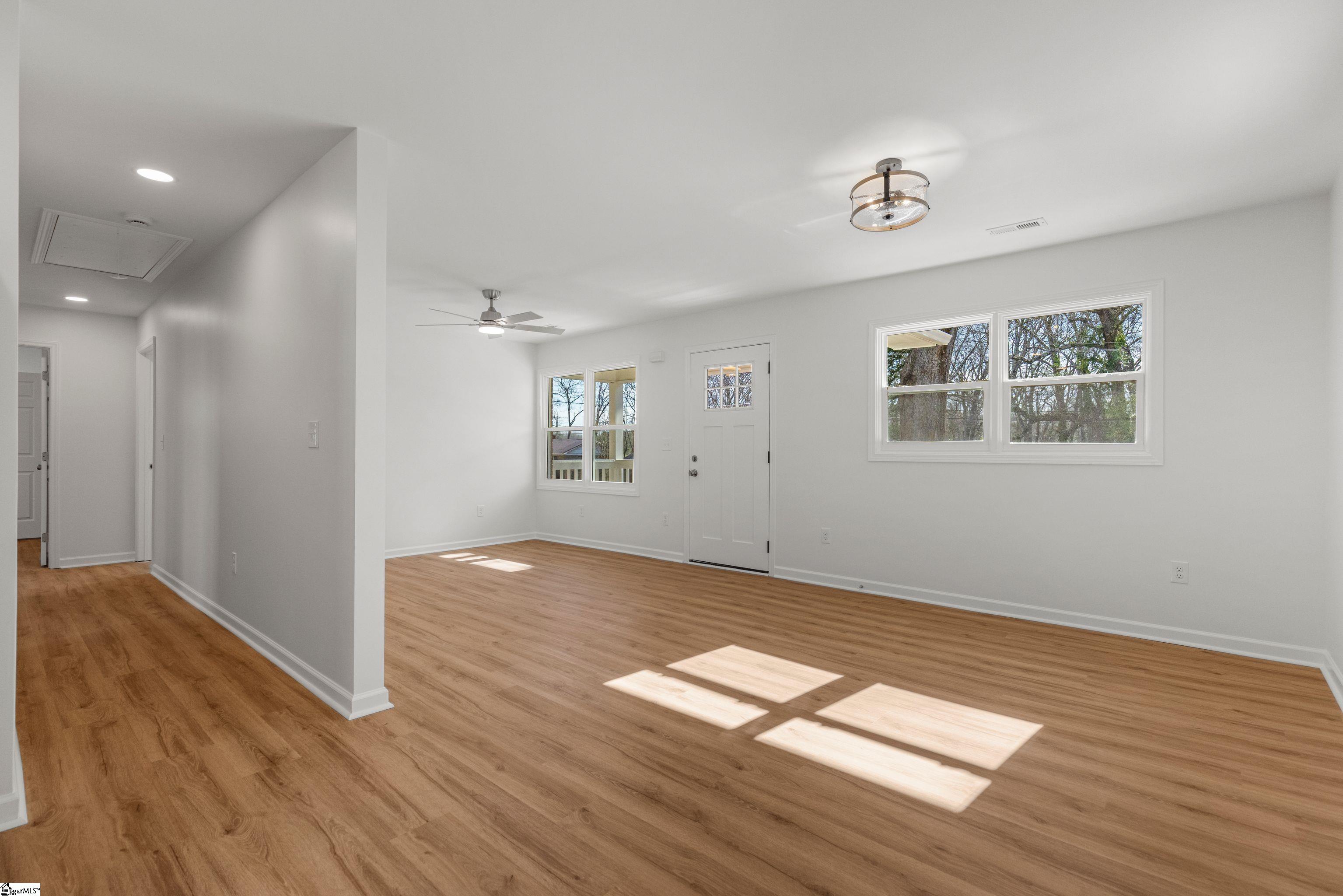 805 East Florida Street Clinton, SC 29325 - Photo 24 of 42