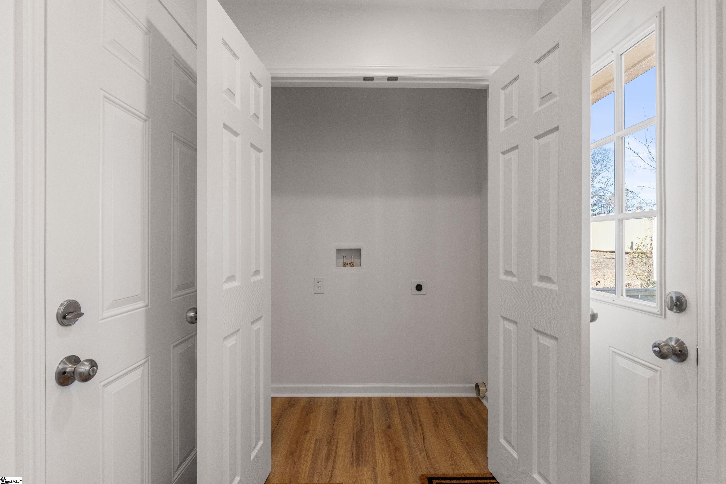 805 East Florida Street Clinton, SC 29325 - Photo 25 of 42