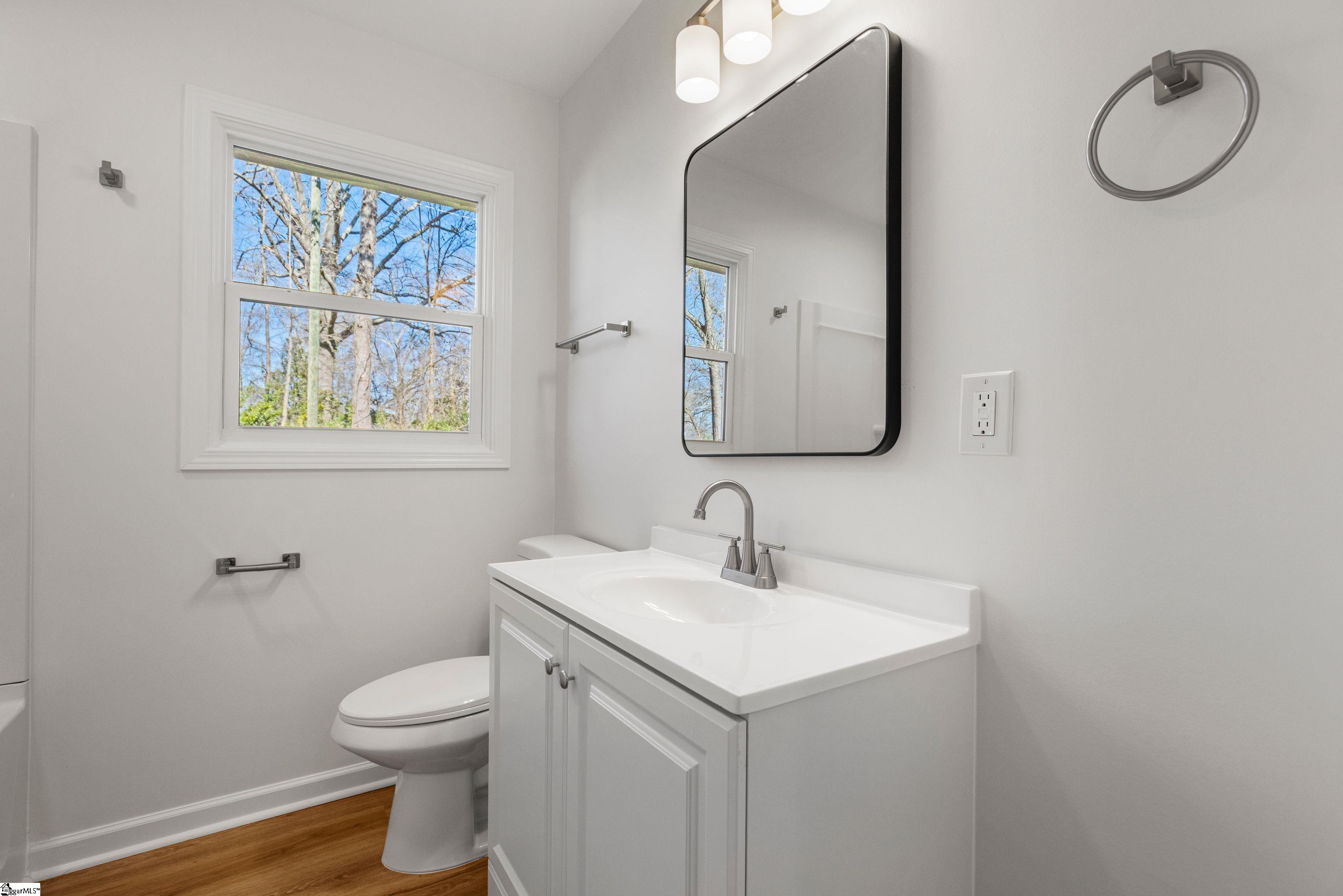 805 East Florida Street Clinton, SC 29325 - Photo 26 of 42