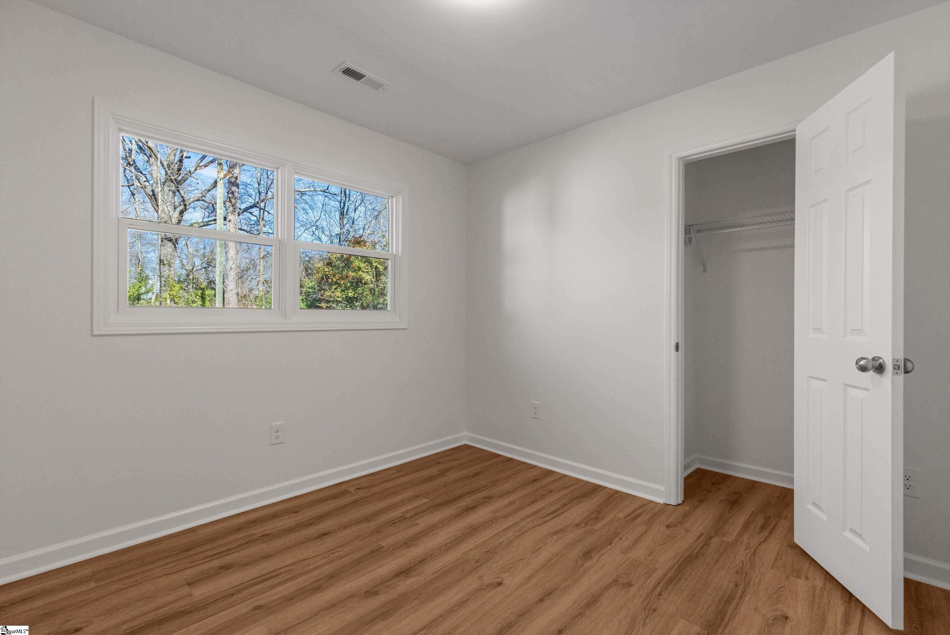 805 East Florida Street Clinton, SC 29325 - Photo 29 of 42