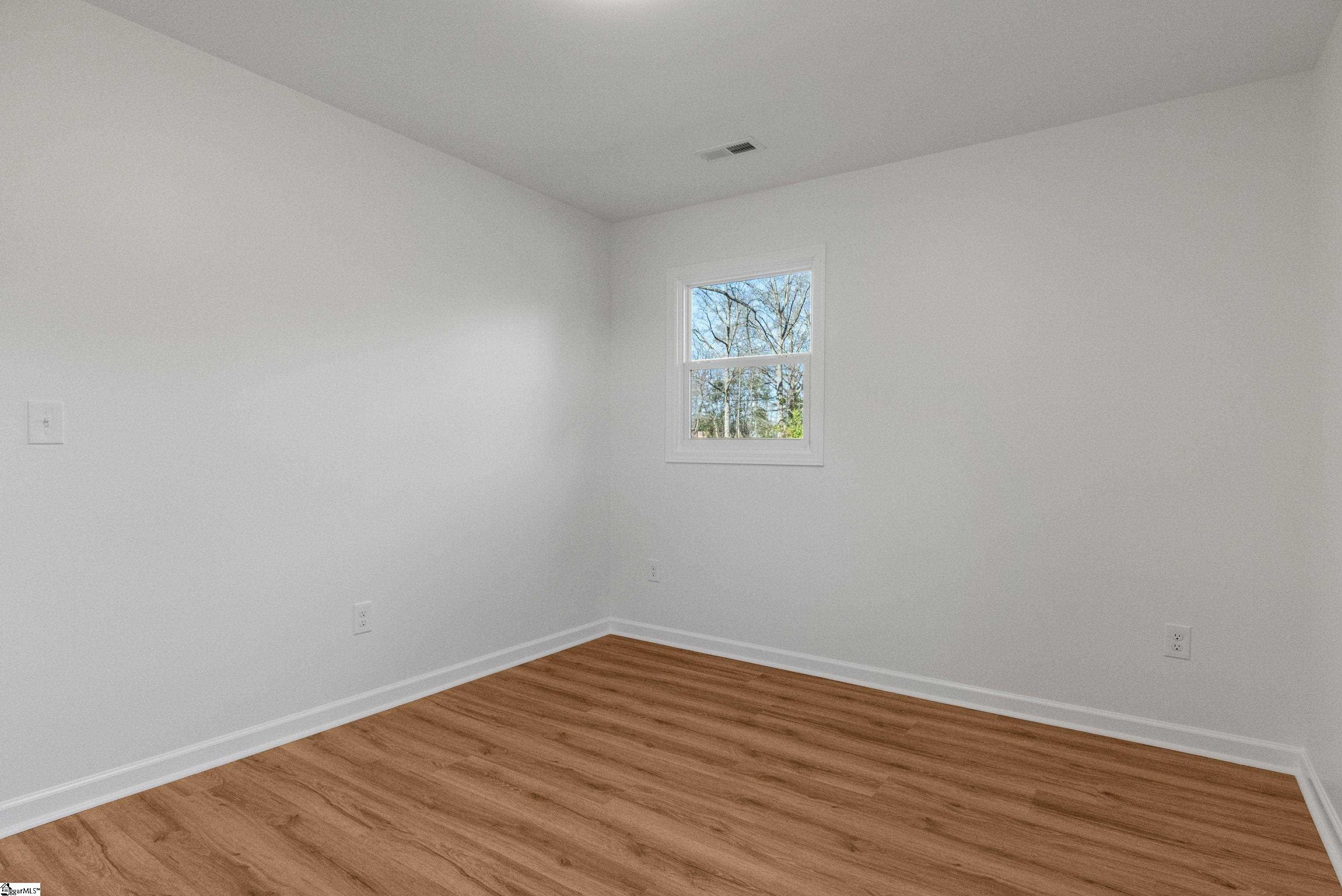 805 East Florida Street Clinton, SC 29325 - Photo 34 of 42