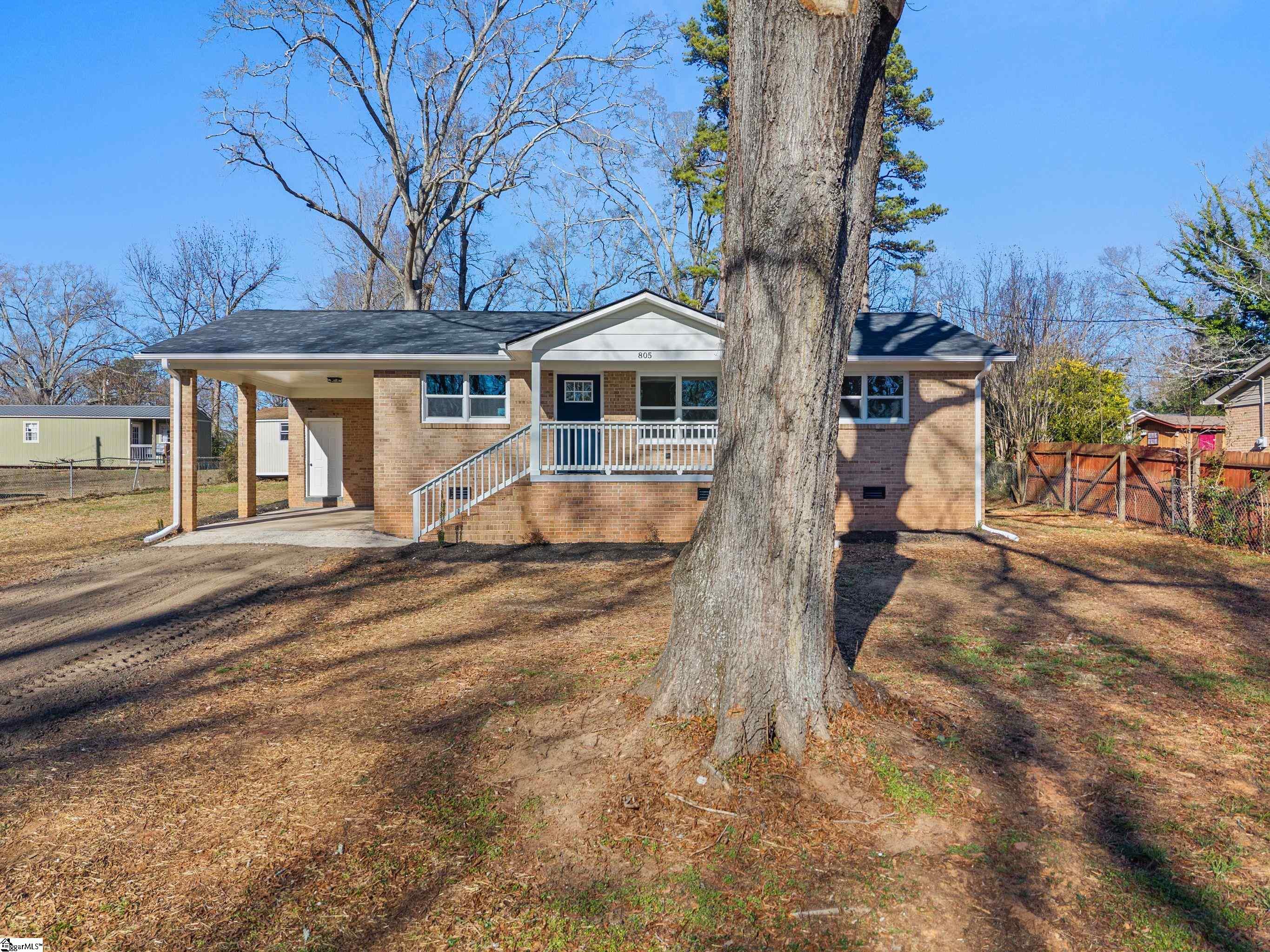 805 East Florida Street Clinton, SC 29325 - Photo 40 of 42