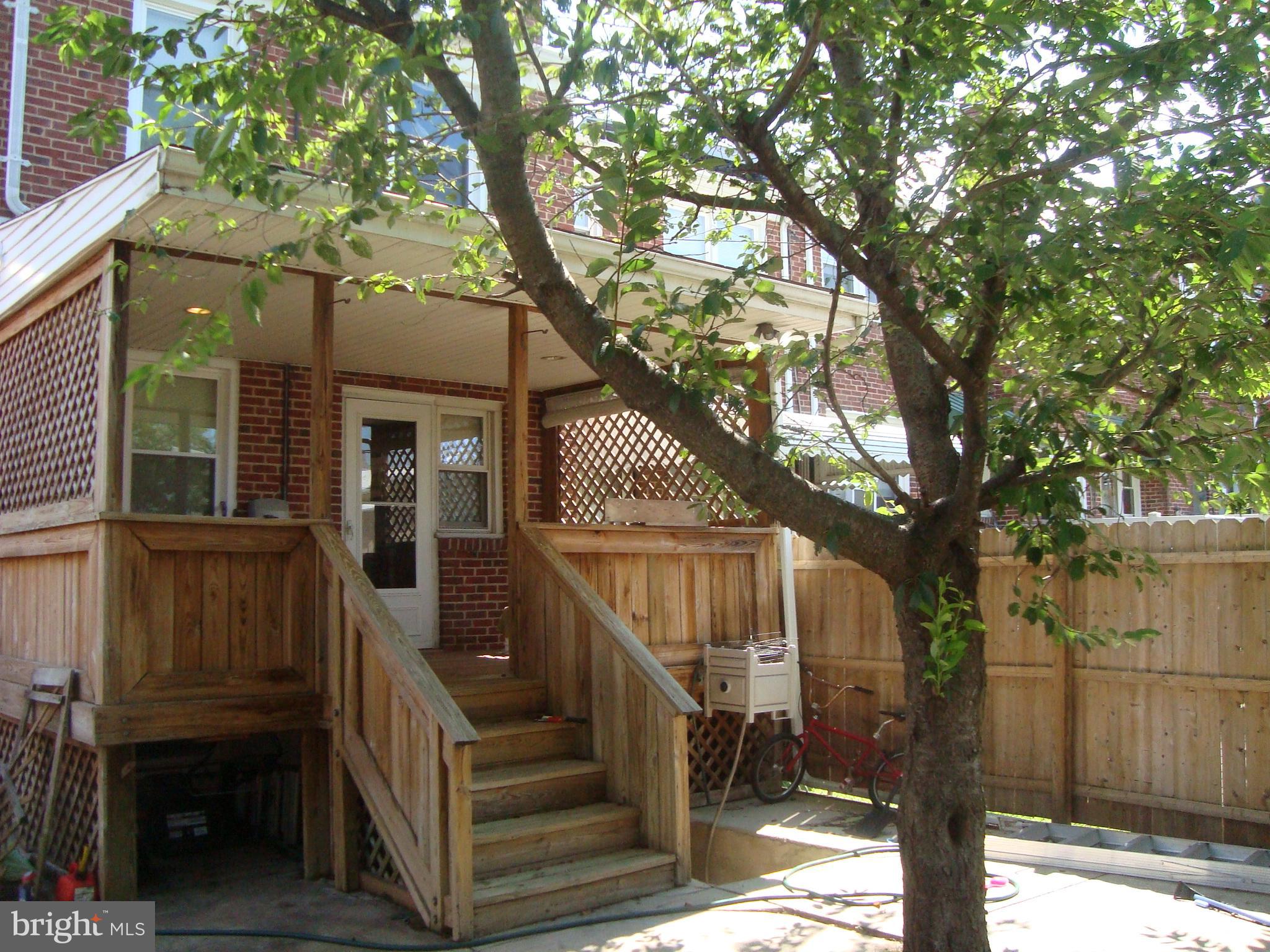 140 Wiltshire Road Baltimore, MD 21221 - Photo 32 of 34 Rear Deck