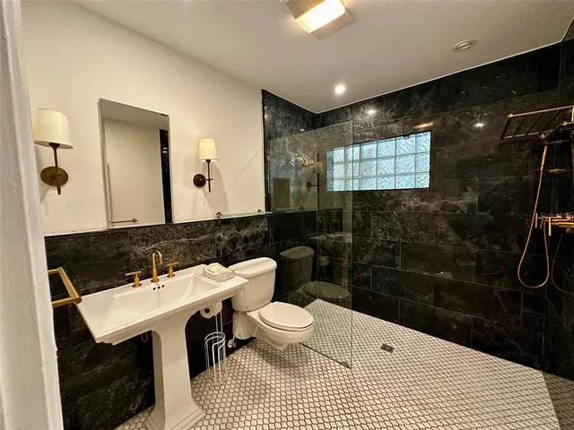 $665,000 | 1399 Aloma Avenue, Winter Park, FL 32789