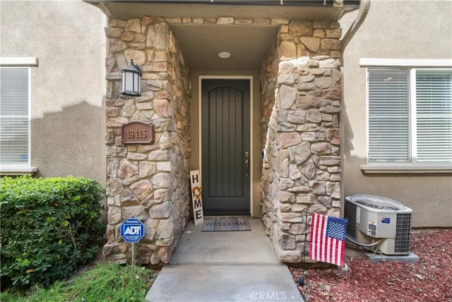 $565,000 | 19415 Opal Lane, Saugus, CA 91350