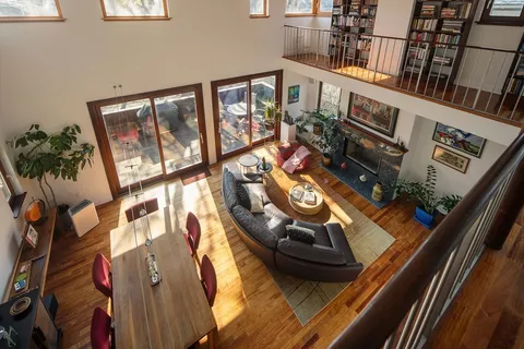 $4,000,000 | 10 Newell Street, Cambridge, MA 02140