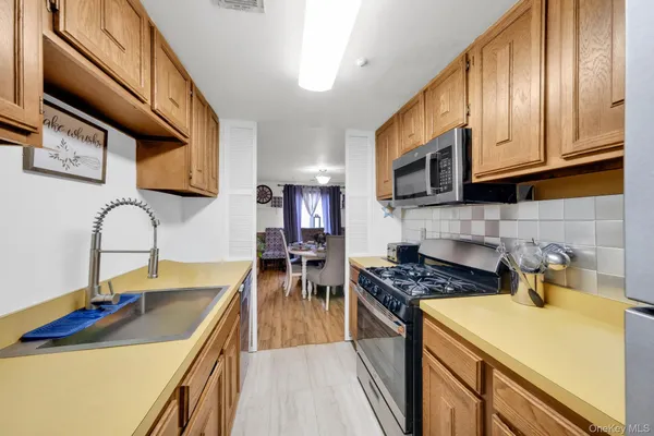 $420,000 | 15 Birchwood Road, Medford, NY 11763