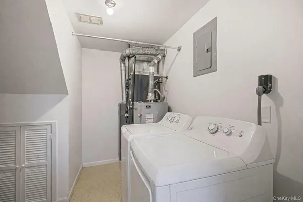 $420,000 | 15 Birchwood Road, Medford, NY 11763