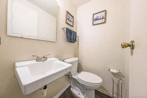 $420,000 | 15 Birchwood Road, Medford, NY 11763