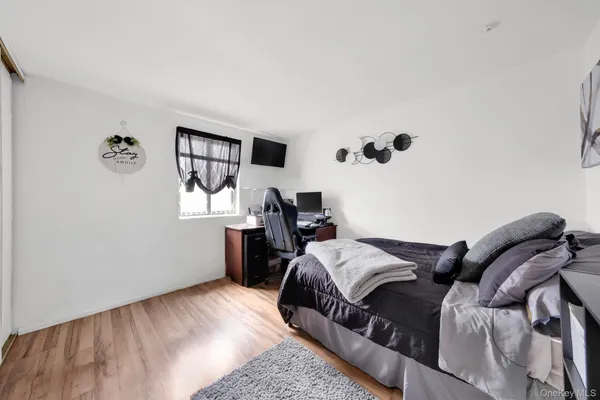 $420,000 | 15 Birchwood Road, Medford, NY 11763