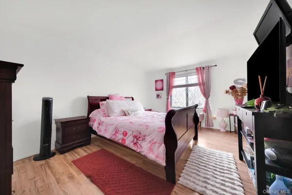 $420,000 | 15 Birchwood Road, Medford, NY 11763