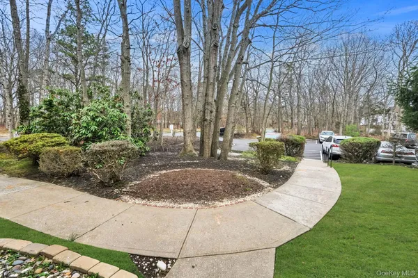 $420,000 | 15 Birchwood Road, Medford, NY 11763