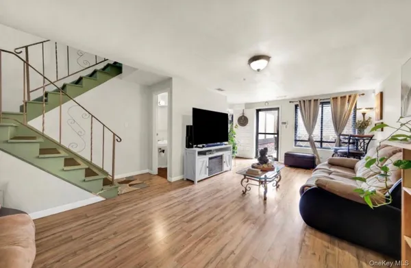 $420,000 | 15 Birchwood Road, Medford, NY 11763