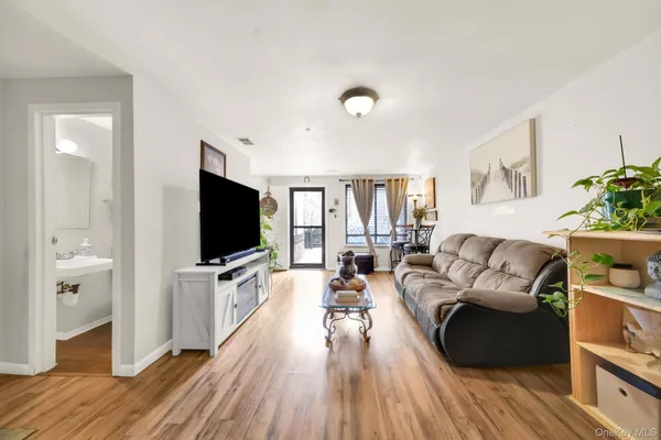 $420,000 | 15 Birchwood Road, Medford, NY 11763