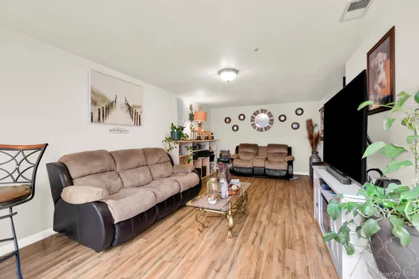 $420,000 | 15 Birchwood Road, Medford, NY 11763