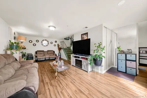 $420,000 | 15 Birchwood Road, Medford, NY 11763