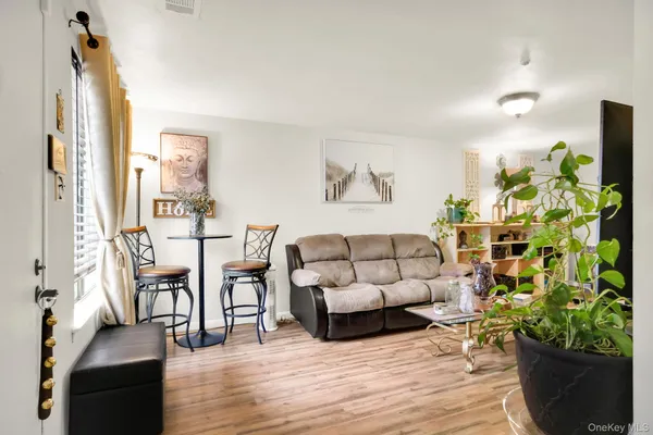 $420,000 | 15 Birchwood Road, Medford, NY 11763