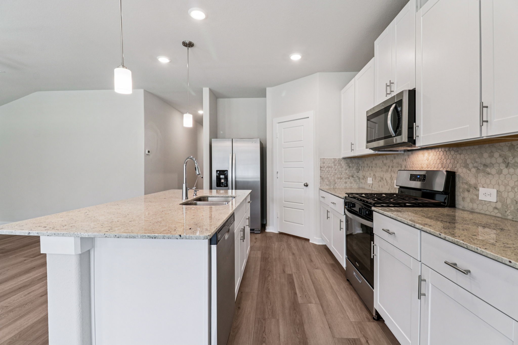 17921 Stone Terrace Montgomery, TX 77316 - Photo 13 of 38