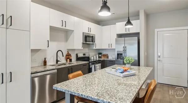 $1,576 | 5700 Ogeechee Road, Unit A1, Savannah, GA 31419