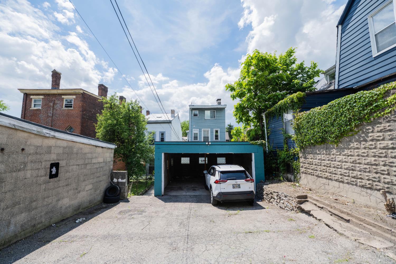 2228 Reading Road Cincinnati, OH 45202 - Photo 2 of 26 Gallery Image 2