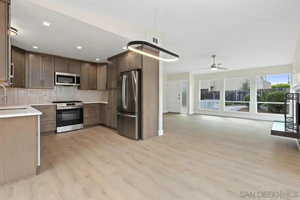 $3,950 | 2425 Levante Street, Unit A, Carlsbad, CA 92009