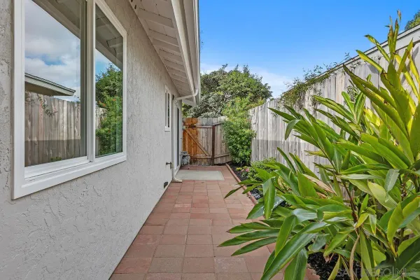 $3,950 | 2425 Levante Street, Unit A, Carlsbad, CA 92009