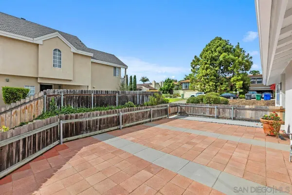 $3,950 | 2425 Levante Street, Unit A, Carlsbad, CA 92009