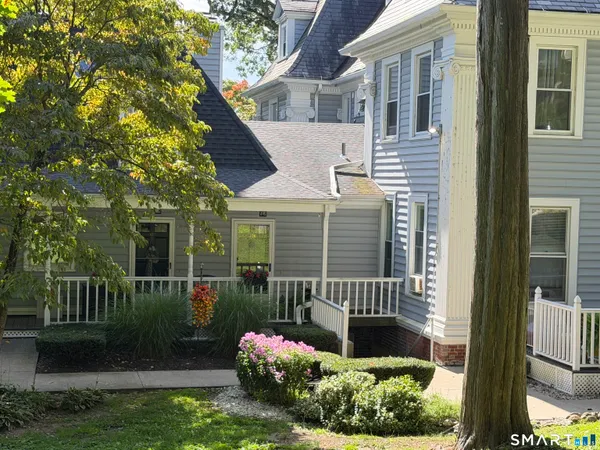 $249,900 | 41 Millville Avenue, Unit 106, Naugatuck, CT 06770