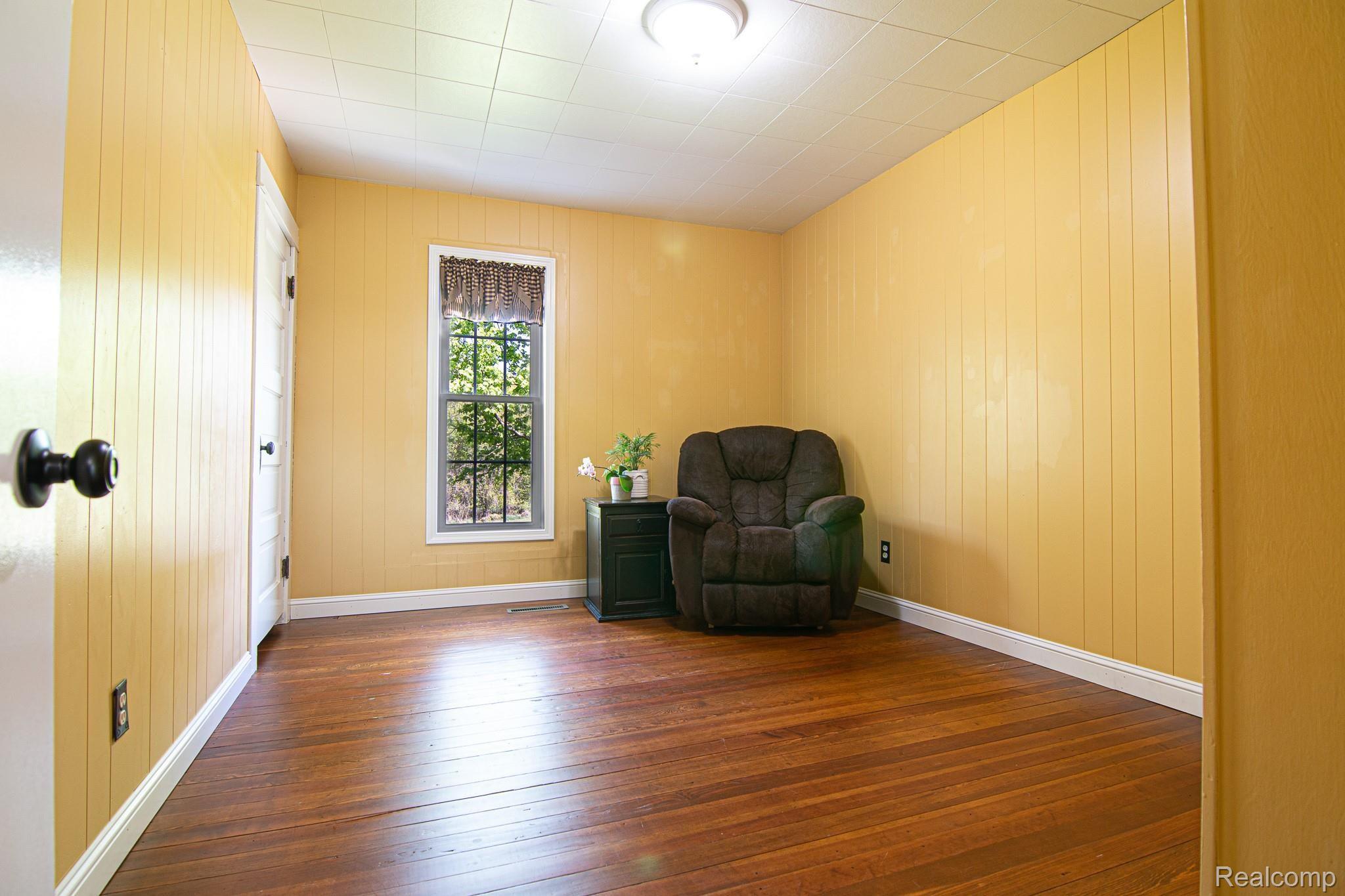 9248 Pittsburg Road Durand, MI 48429 - Photo 9 of 34 9248 Pittsburgh Rd (First floor Bedroom).jpg