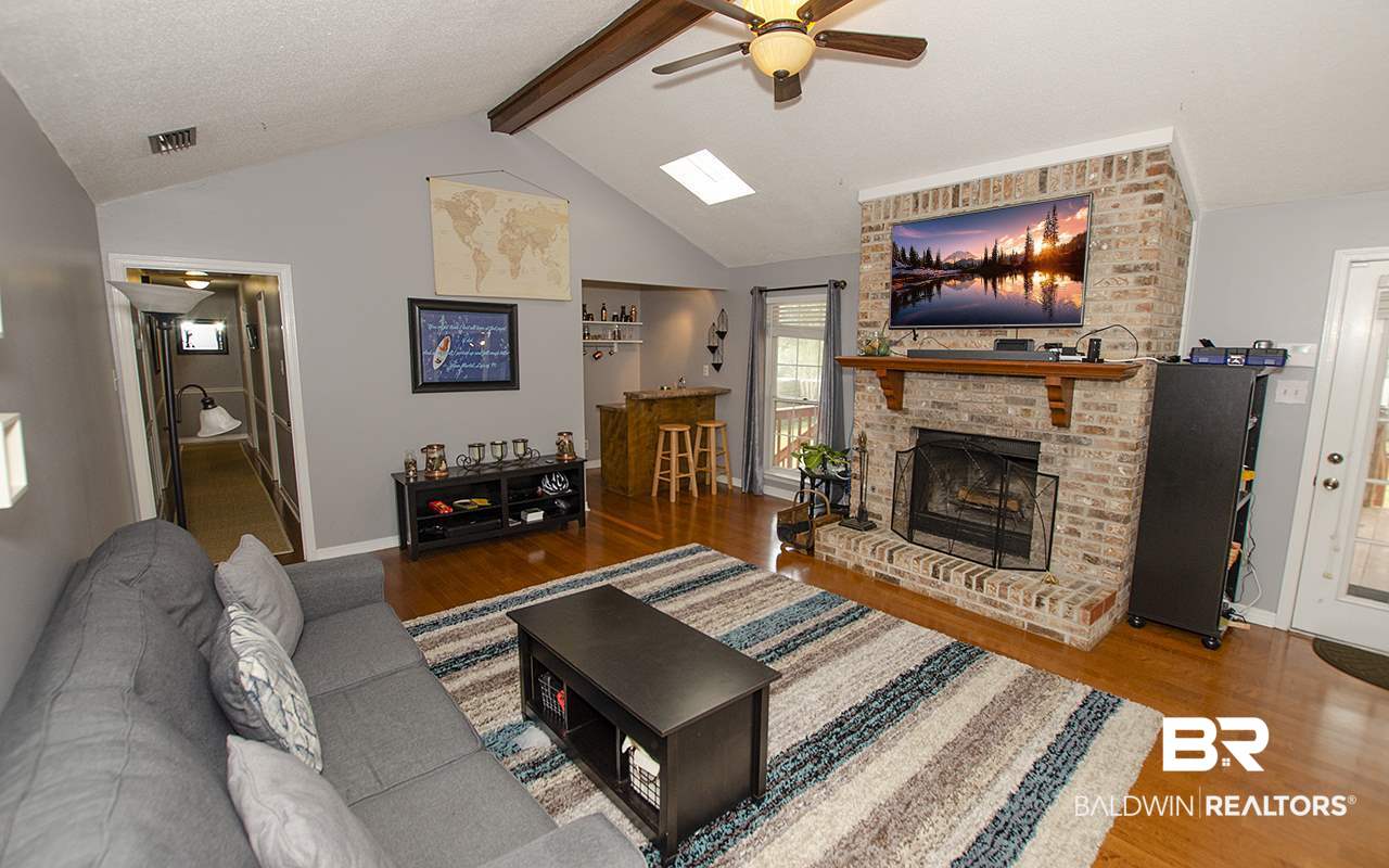 2804 Brookside Drive Mobile, AL 36693 - Photo 4 of 27 Living Room