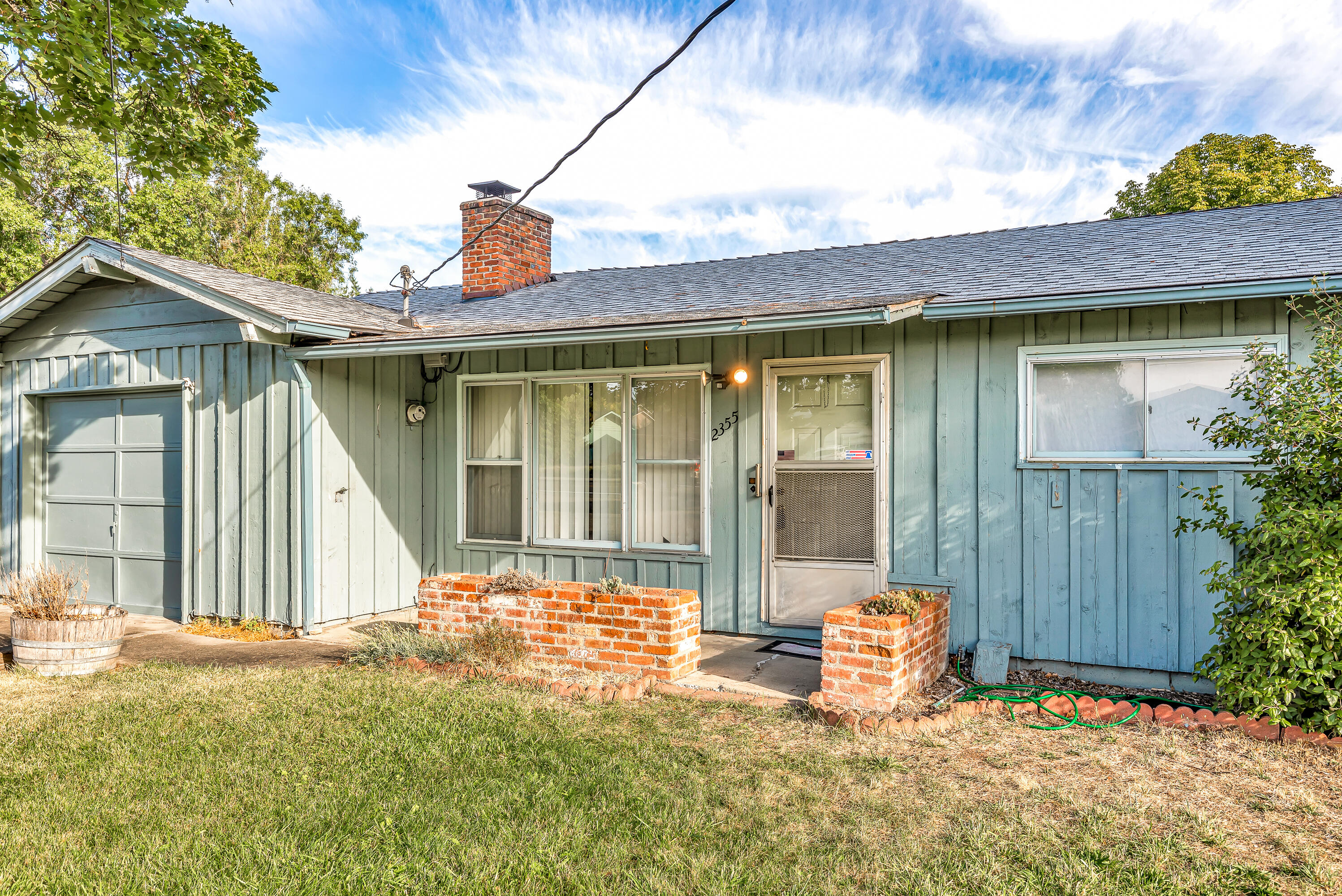 2355 Roberts Road Medford, OR 97504 - Photo 6 of 35 9R9A0983