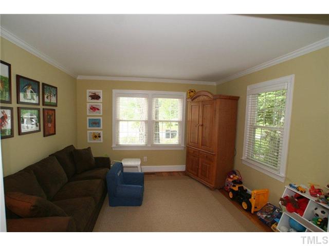 705 Kimbrough Street Raleigh, NC 27608 - Photo 9 of 23