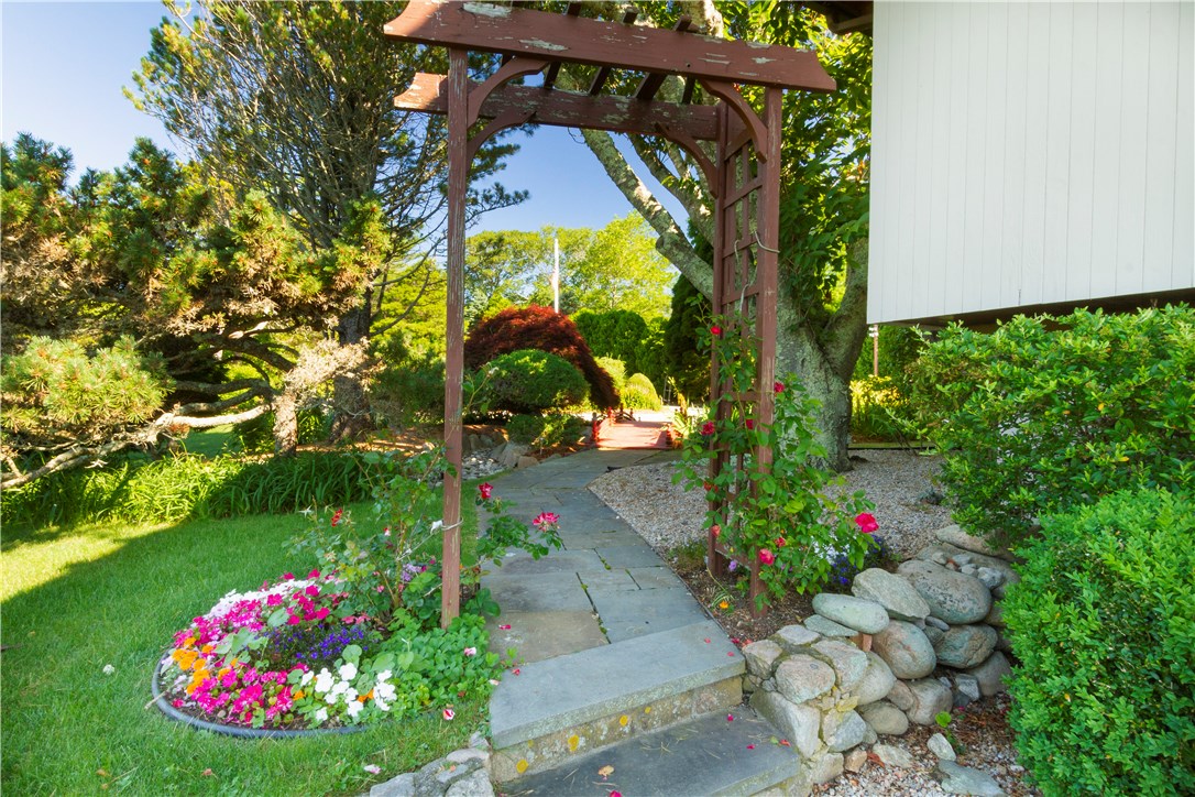 500 Ocean Road Narragansett, RI 02882 - Photo 20 of 38