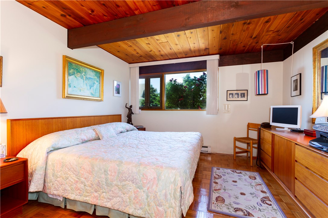 500 Ocean Road Narragansett, RI 02882 - Photo 31 of 38