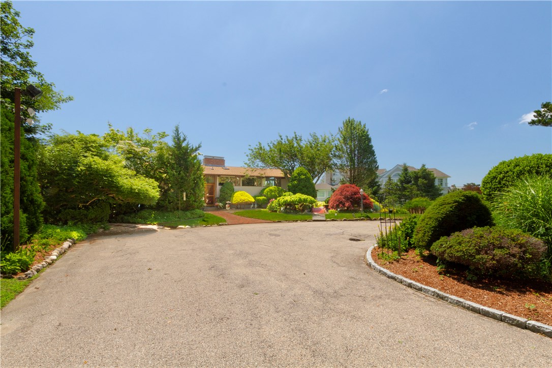 500 Ocean Road Narragansett, RI 02882 - Photo 9 of 38