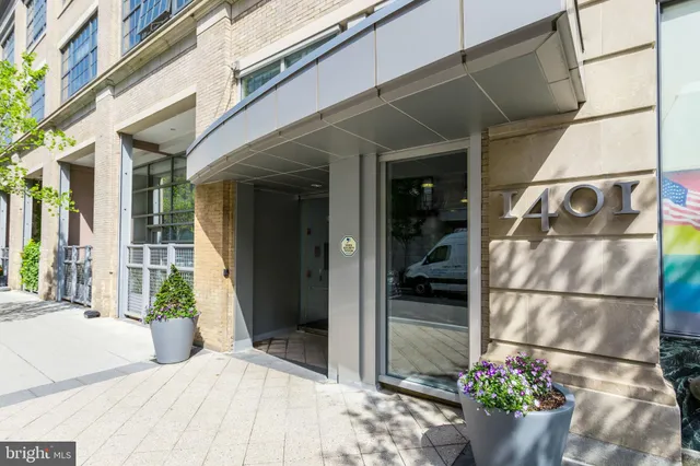 a view of a entrance door of the house
