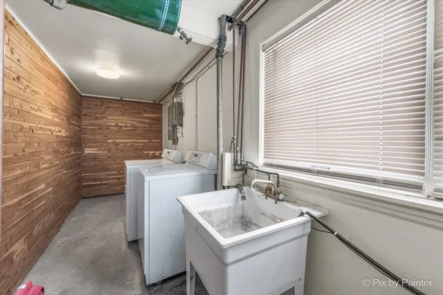 $249,900 | 612 Russell Road, DeKalb, IL 60115