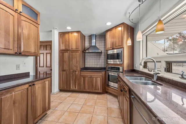 $249,900 | 612 Russell Road, DeKalb, IL 60115