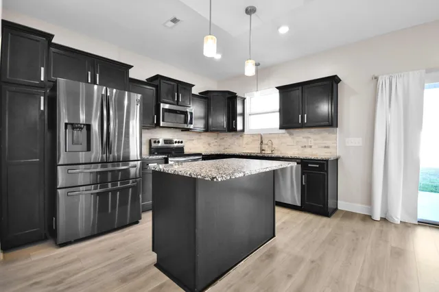 $2,050 | 225 King Road, Clarksville, TN 37042